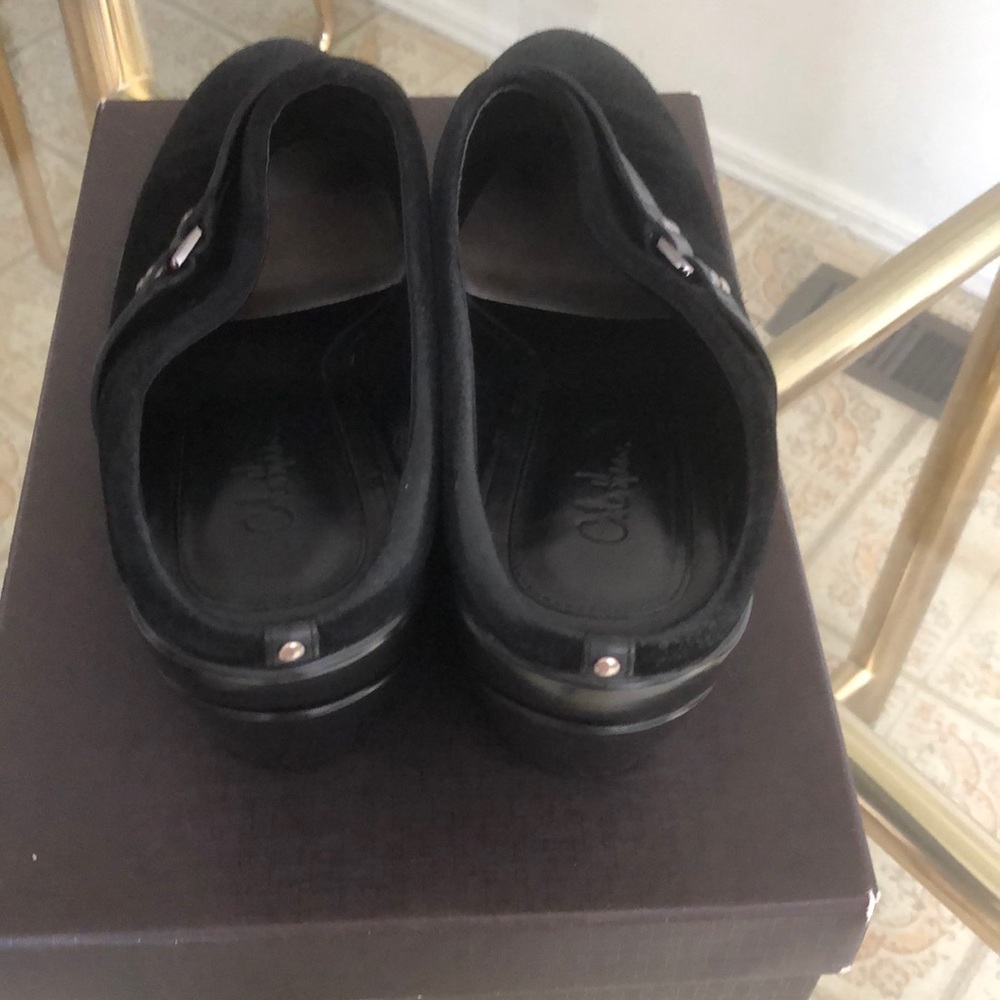 Shoes - Picture 4 of 6